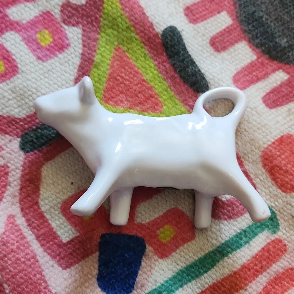 BIA Cordon Bleu White Cow 4oz Creamer